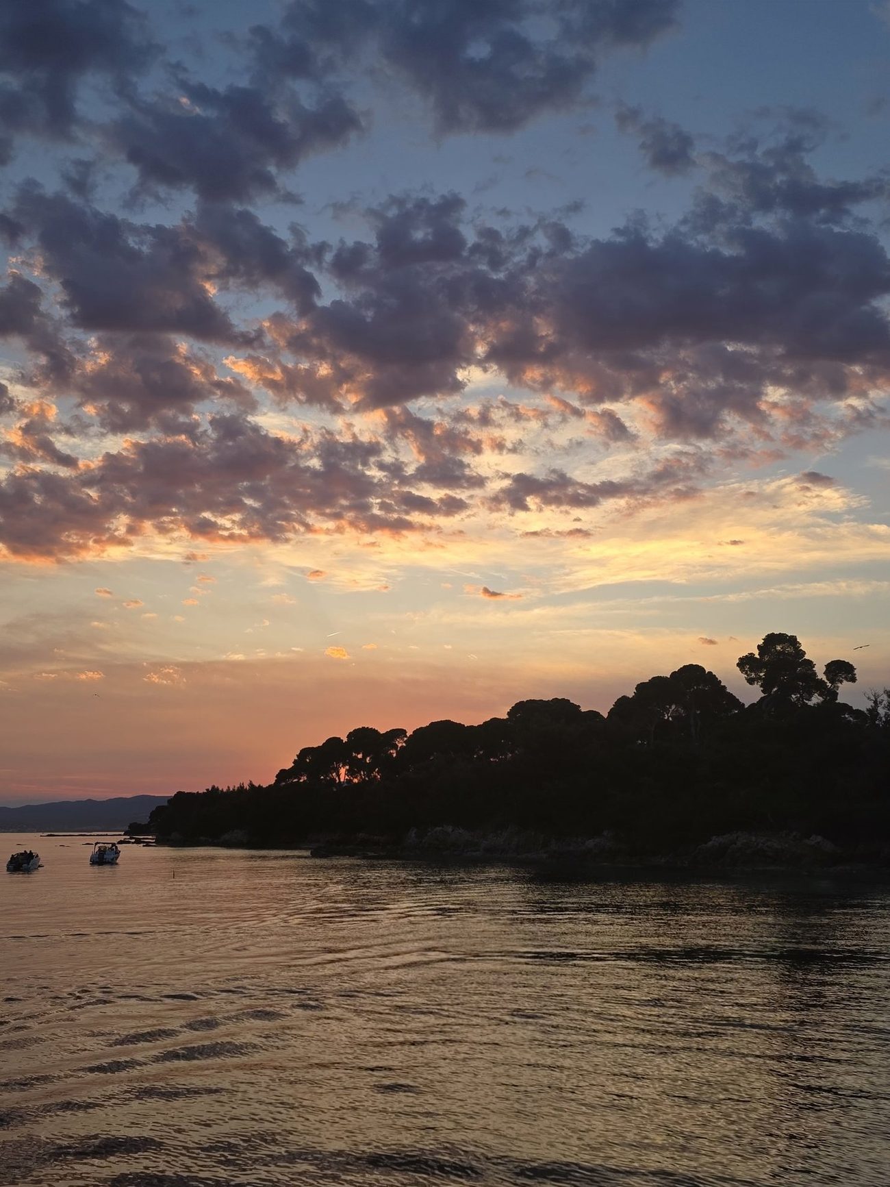 Coucher de soleil sur la baie entre Mandelieu et Cannes